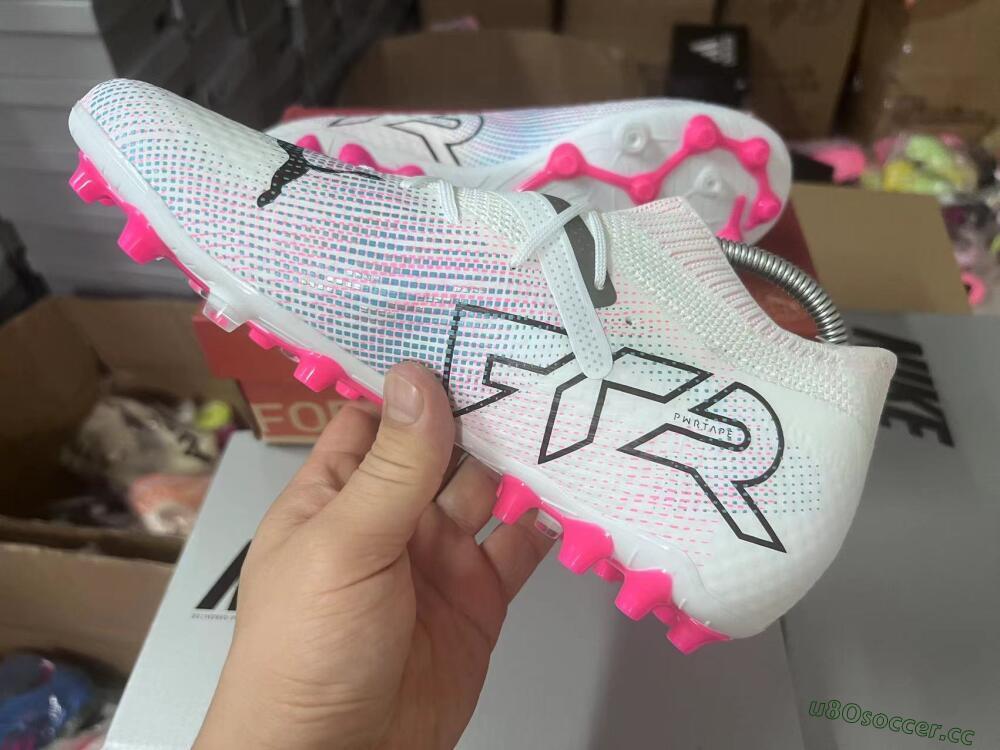 Men's Puma Future Ultimate MG Multi Ground Low-Tops Football Boots - White/Blue/Pink