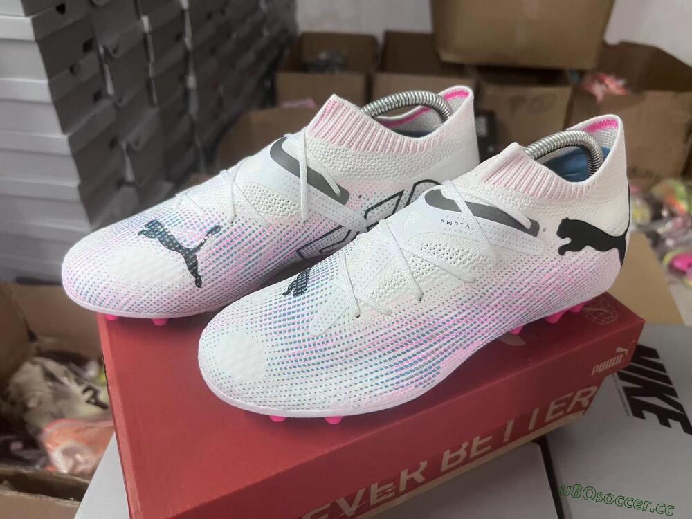 Men's Puma Future Ultimate MG Multi Ground Low-Tops Football Boots - White/Blue/Pink