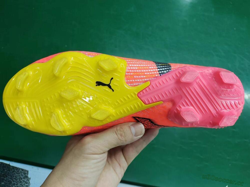 Men's Puma Future Ultimate FG Firm Ground Low-Tops Football Boots - Pink/Black/Yellow
