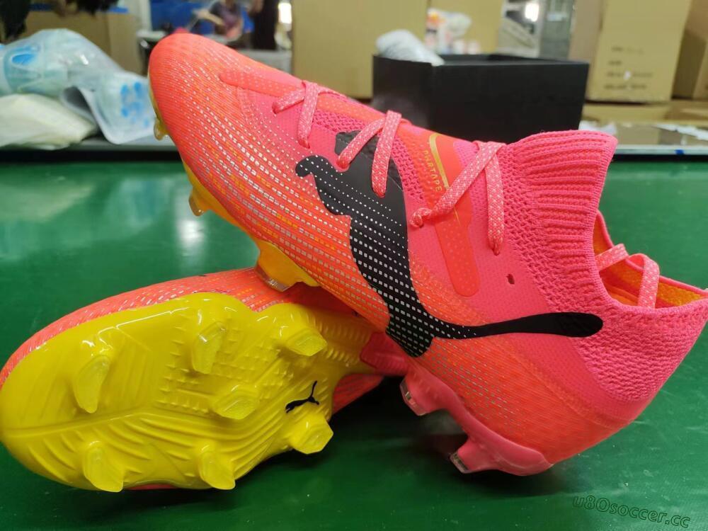Men's Puma Future Ultimate FG Firm Ground Low-Tops Football Boots - Pink/Black/Yellow