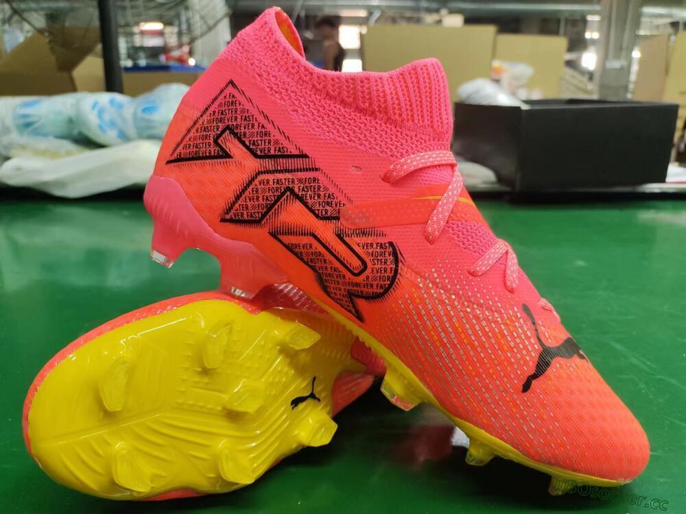 Men's Puma Future Ultimate FG Firm Ground Low-Tops Football Boots - Pink/Black/Yellow