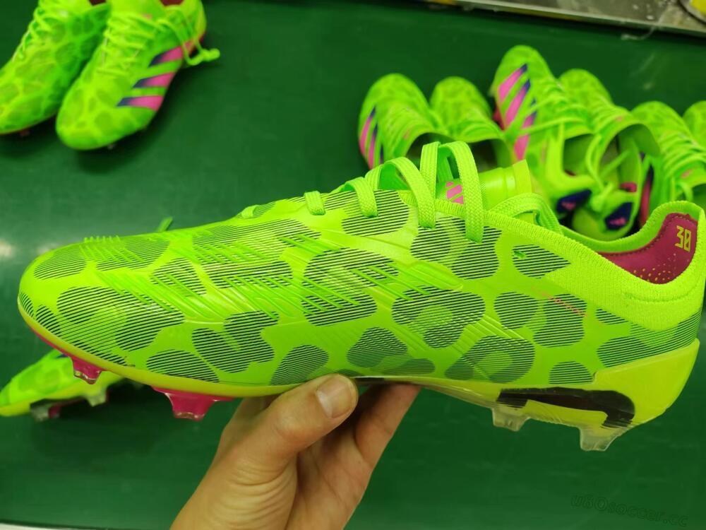 Men's Adidas Predator Accuracy.1 FG Firm Ground Low-Tops Football Boots - Green/Yellow/Purple