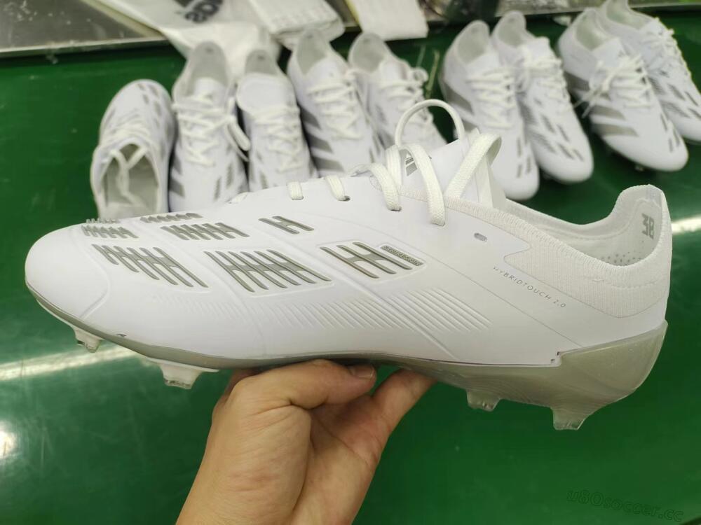Men's Adidas Predator Accuracy.1 FG Firm Ground Low-Tops Football Boots - White/Silver/Grey