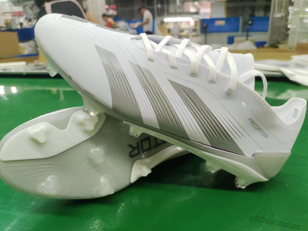 Men's Adidas Predator Accuracy.1 FG Firm Ground Low-Tops Football Boots - White/Silver/Grey