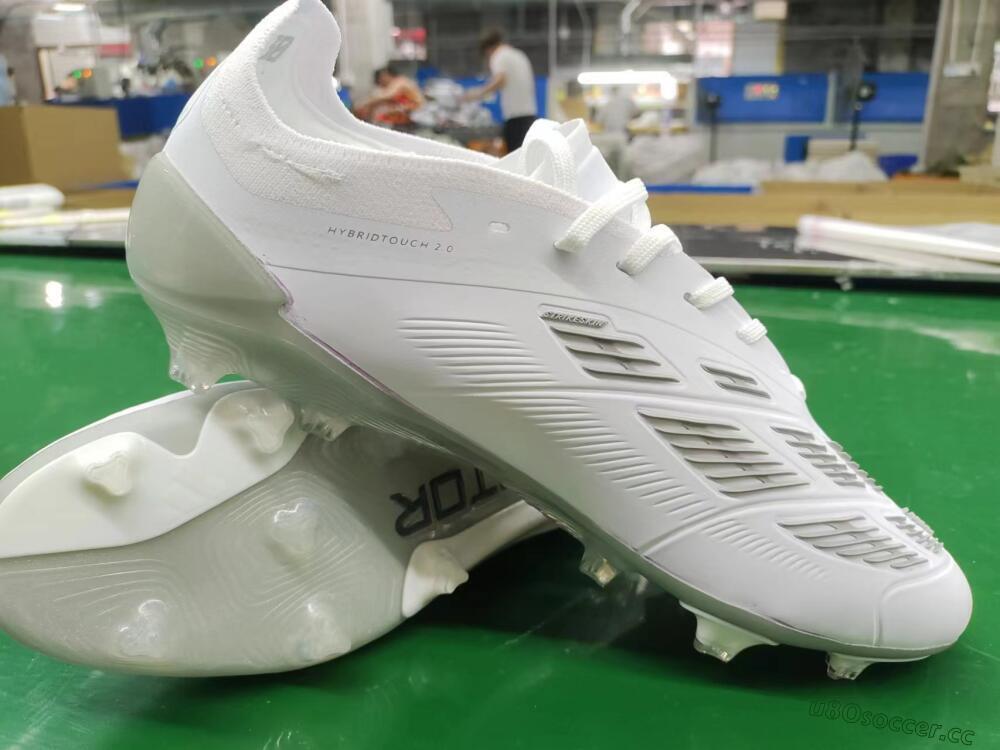 Men's Adidas Predator Accuracy.1 FG Firm Ground Low-Tops Football Boots - White/Silver/Grey
