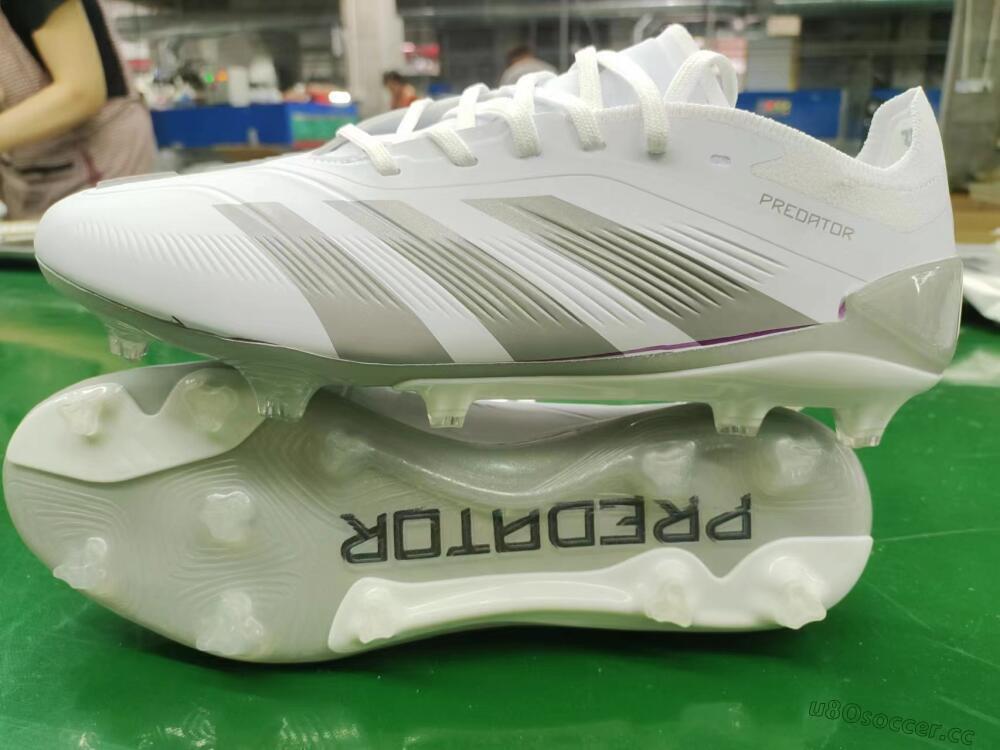 Men's Adidas Predator Accuracy.1 FG Firm Ground Low-Tops Football Boots - White/Silver/Grey