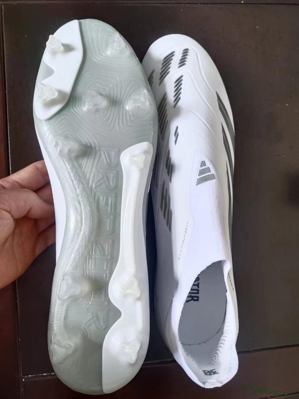 Men's Adidas Predator Accuracy+ FG Firm Ground Low-Tops Football Boots - White/Grey/Silver