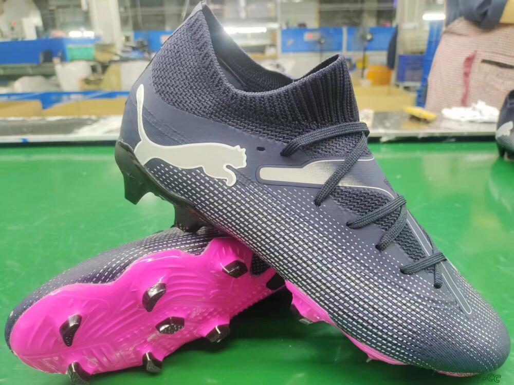Men's Puma Future Ultimate 2024 FG Firm Ground Low-Tops Football Boots - Blue/Silver/Pink