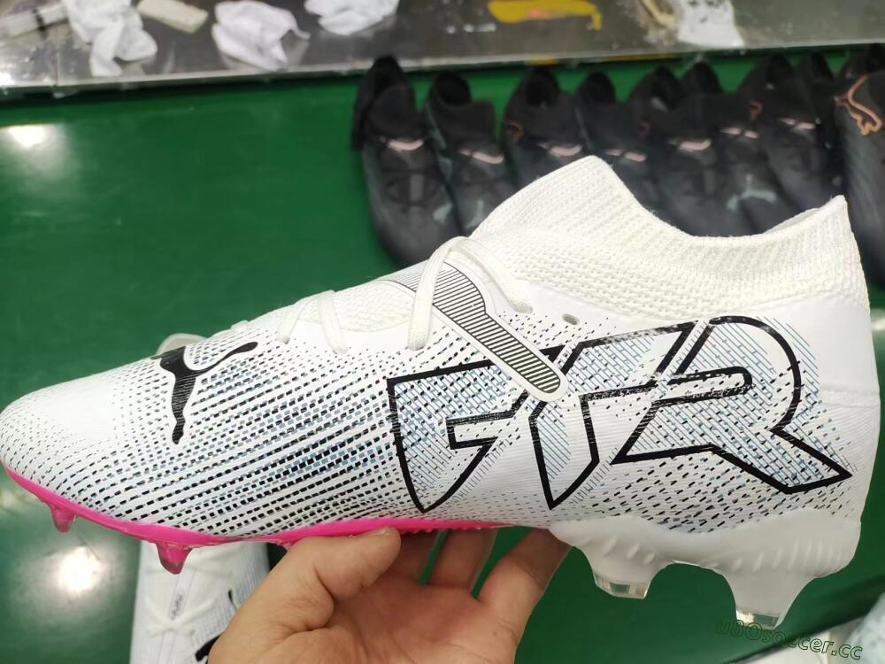 Men's Puma Future Ultimate 2024 FG Firm Ground Low-Tops Football Boots - White/Pink/Blue/Black