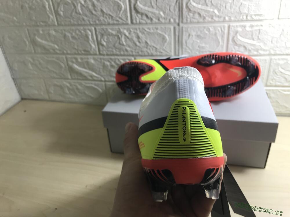 Men's Nike Phantom GT 2 Elite FG Firm Ground Low-Tops Football Boots - White/Red/Green