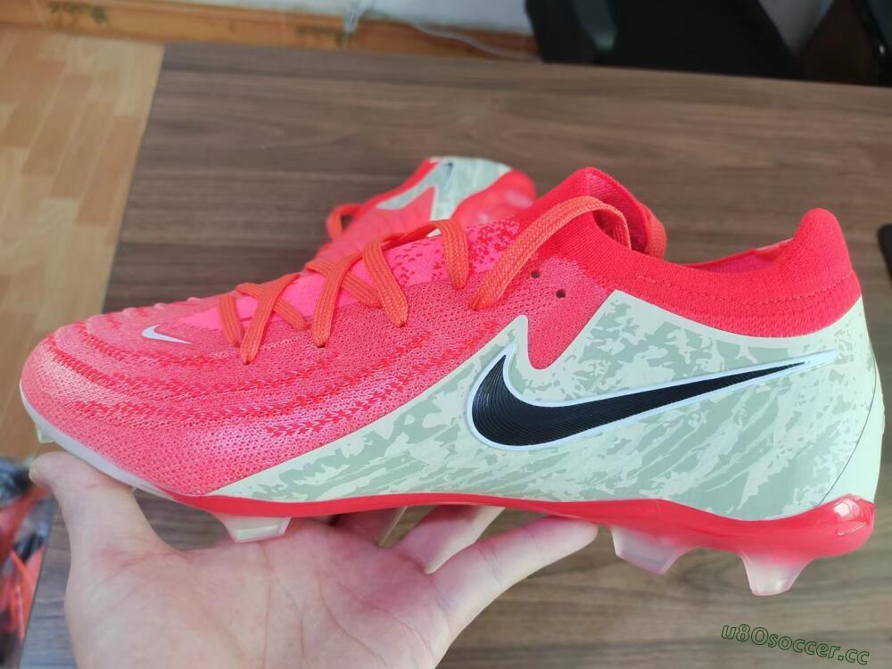 Unisex Nike Phantom Luna Elite FG Firm Ground Low-Tops Football Boots - Red/Black/Green