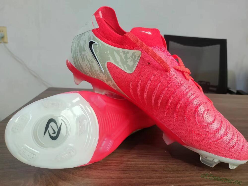 Unisex Nike Phantom Luna Elite FG Firm Ground Low-Tops Football Boots - Red/Black/Green