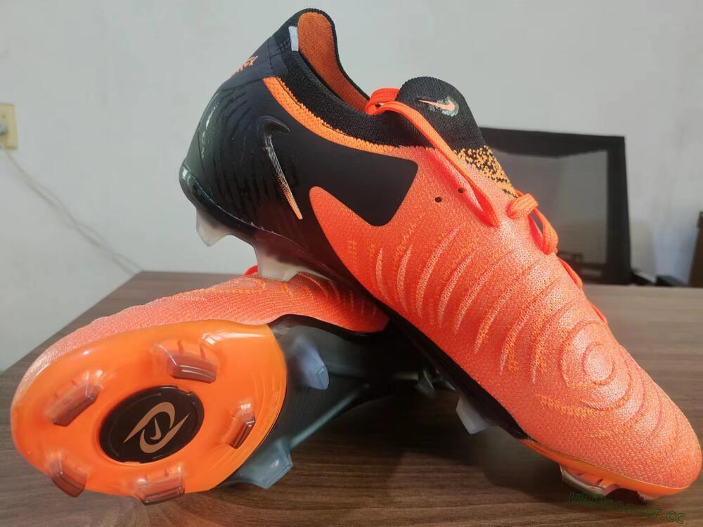 Unisex Nike Phantom Luna Elite FG Firm Ground Low-Tops Football Boots - Orange/Black