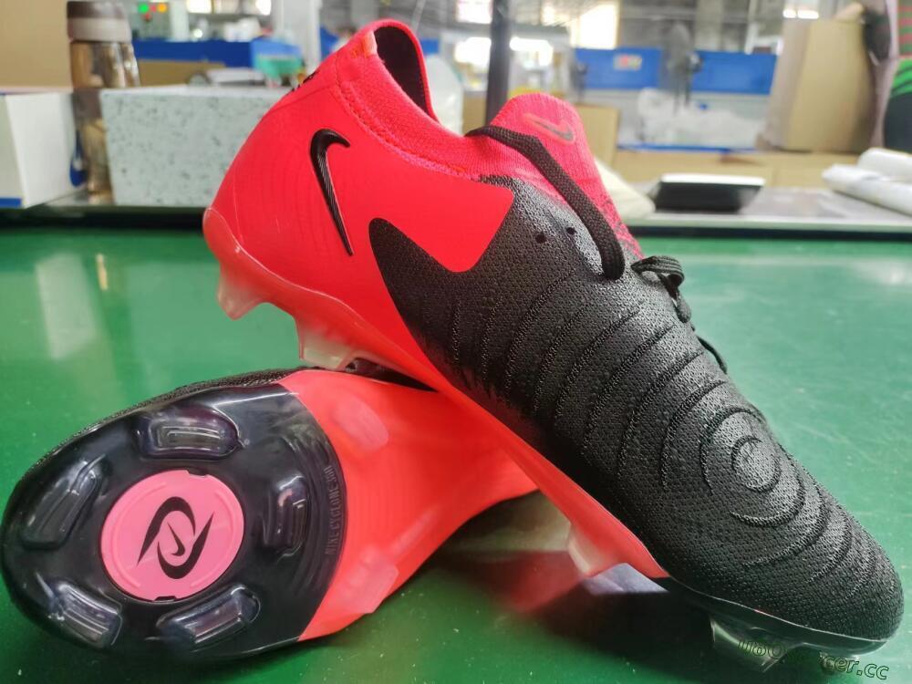 Unisex Nike Phantom Luna Elite FG Firm Ground Low-Tops Football Boots - Orange/Black