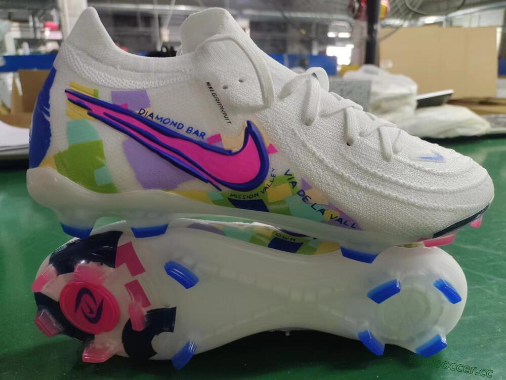 Men's Nike Phantom Luna Elite NU FG Firm Ground Low-Tops Football Boots - Beige/Blue/Yellow/Pink