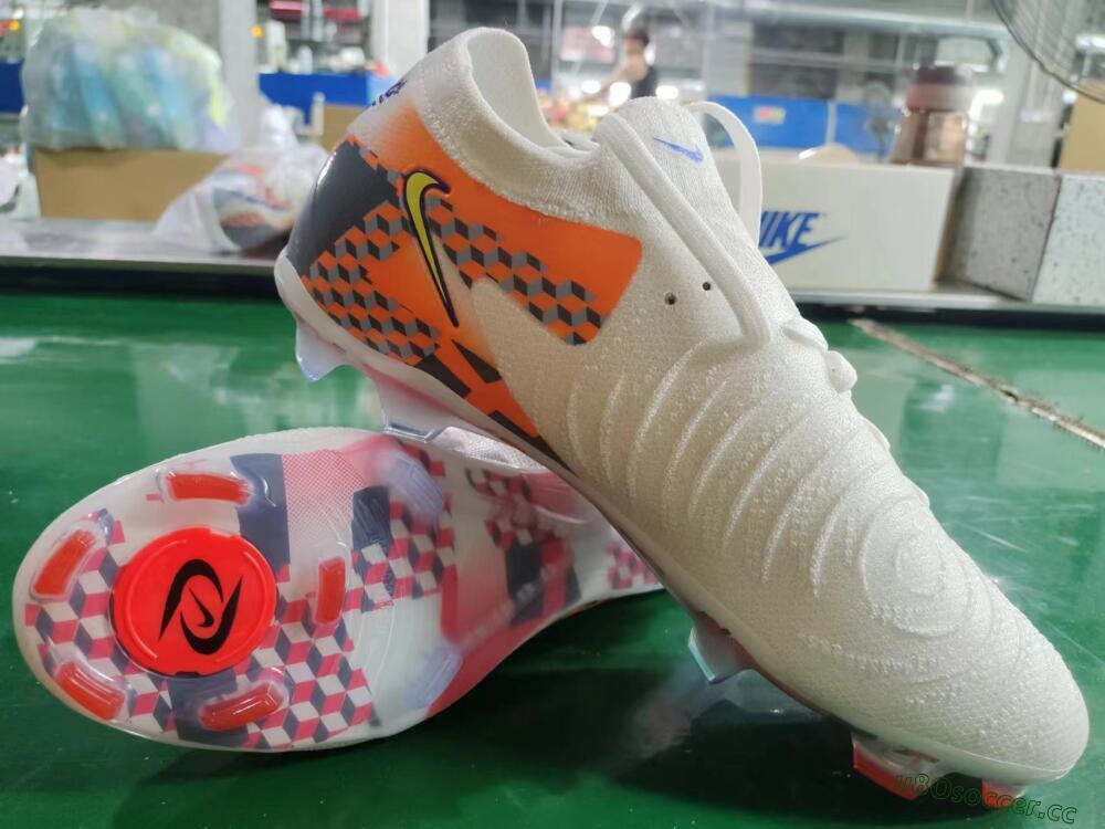 Men's Nike Phantom Luna 2 Elite Olympics 2024 FG Firm Ground Low-Tops Football Boots - White/Multicolor