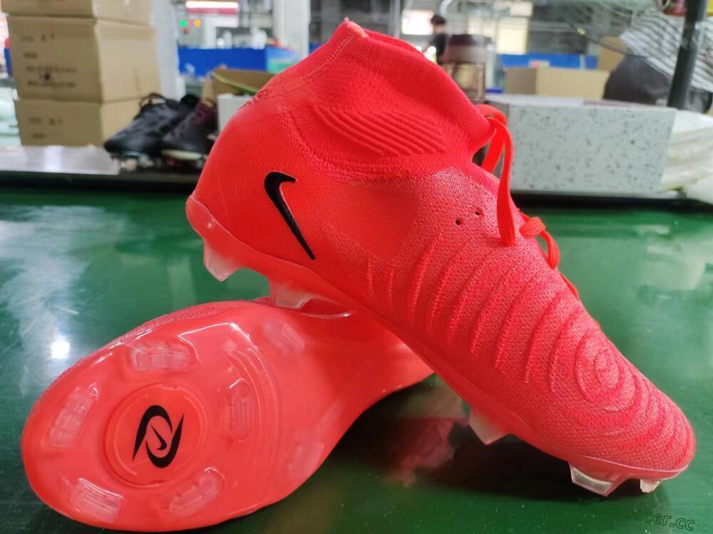 Unisex Nike Phantom Luna 2 Elite LV8 FG Firm Ground High-Tops Football Boots - Red/Black/Pink