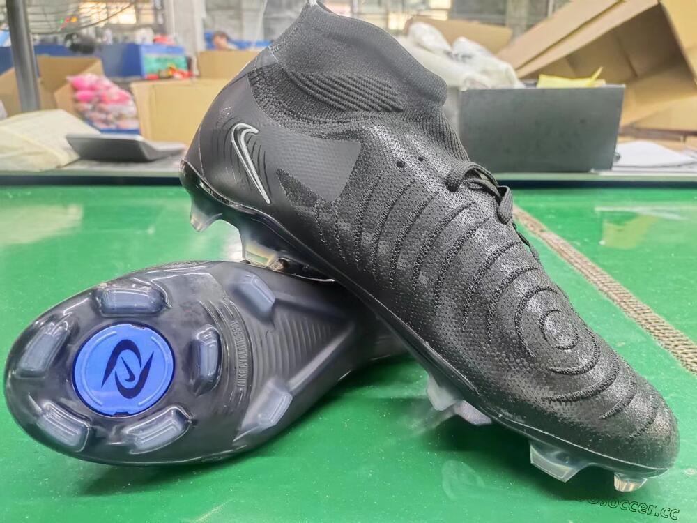 Men's Nike Phantom Luna Elite FG Firm Ground High-Tops Football Boots - Black/White/Blue