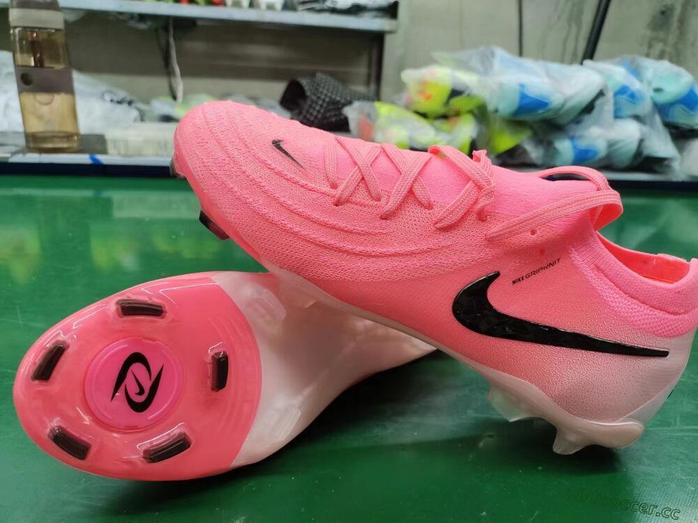 Men's Nike Phantom Luna Elite FG Firm Ground Low-Tops Football Boots - Pink/Black