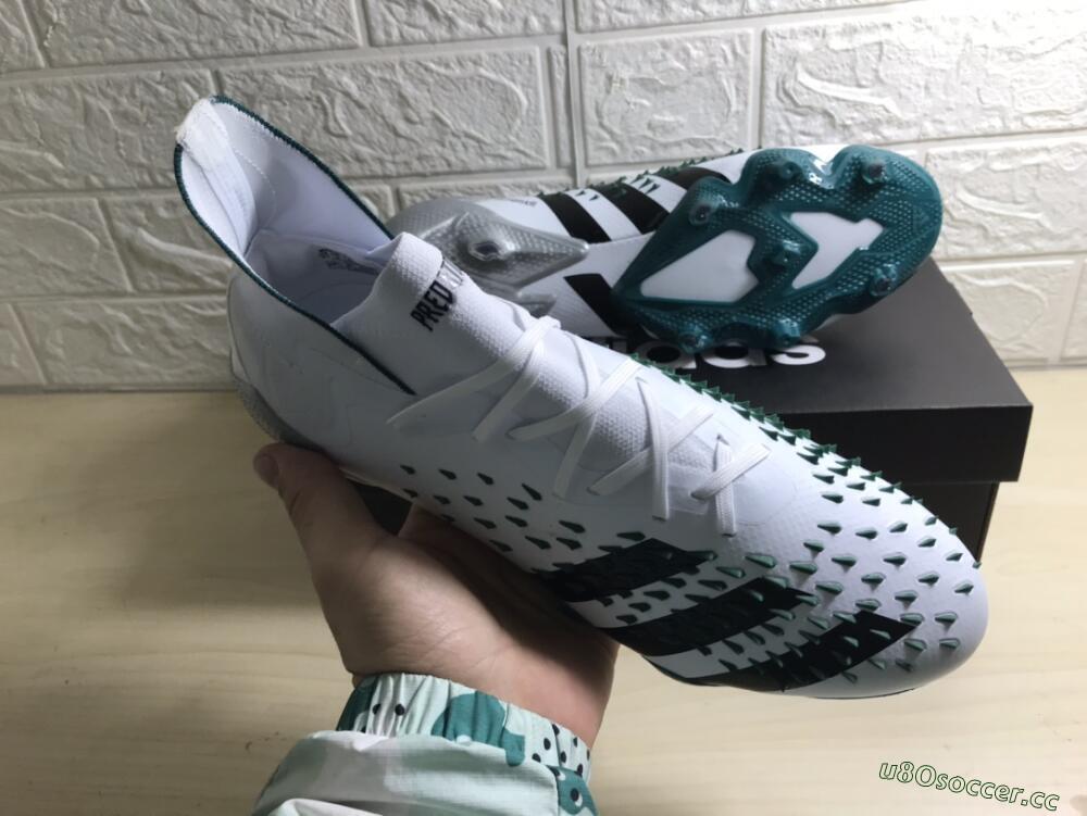 Unisex Adidas Predator Freak.1 FG Firm Ground Low-Tops Football Boots - White/Green/Black
