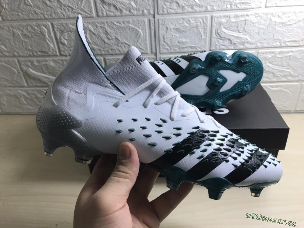 Unisex Adidas Predator Freak.1 FG Firm Ground Low-Tops Football Boots - White/Green/Black