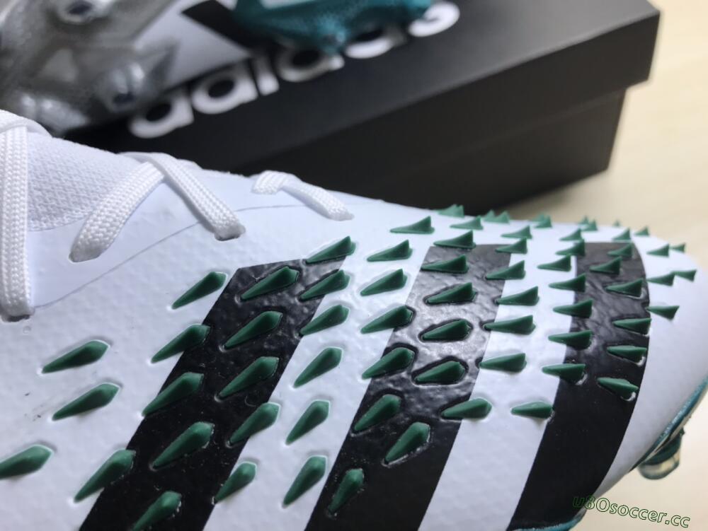 Unisex Adidas Predator Freak.1 FG Firm Ground Low-Tops Football Boots - White/Green/Black