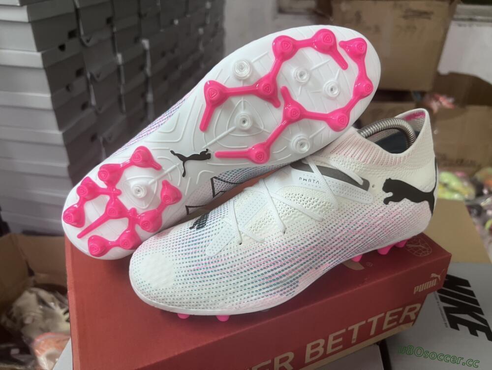 Men's Puma Future Ultimate MG Multi Ground Low-Tops Football Boots - White/Blue/Pink