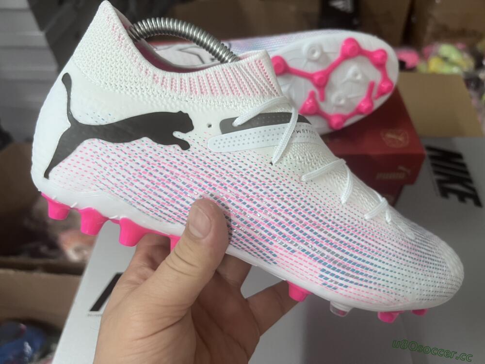 Men's Puma Future Ultimate MG Multi Ground Low-Tops Football Boots - White/Blue/Pink