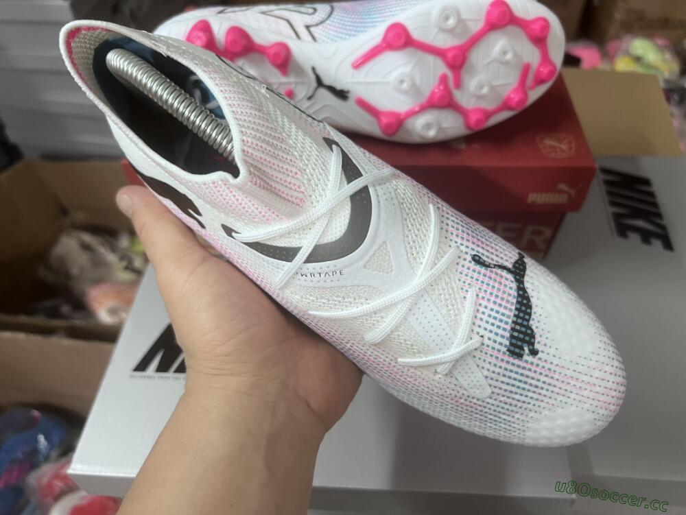 Men's Puma Future Ultimate MG Multi Ground Low-Tops Football Boots - White/Blue/Pink