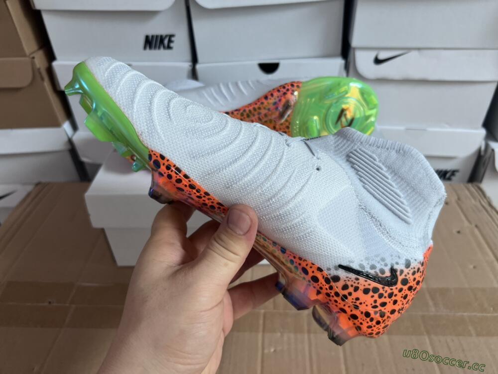 Unisex Nike Phantom Luna Elite NU FG Firm Ground High-Tops Football Boots - White/Black/Orange