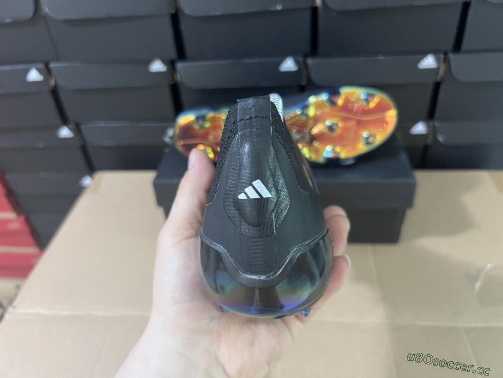Unisex Adidas Predator Accuracy+ Laceless FG Firm Ground Low-Tops Football Boots - Black/Silver