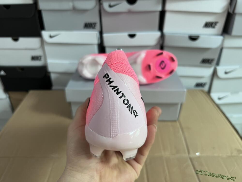 Men's Nike Phantom Luna Elite FG Firm Ground Low-Tops Football Boots - Pink/Black