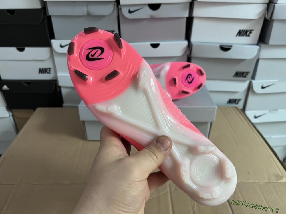 Men's Nike Phantom Luna Elite FG Firm Ground Low-Tops Football Boots - Pink/Black