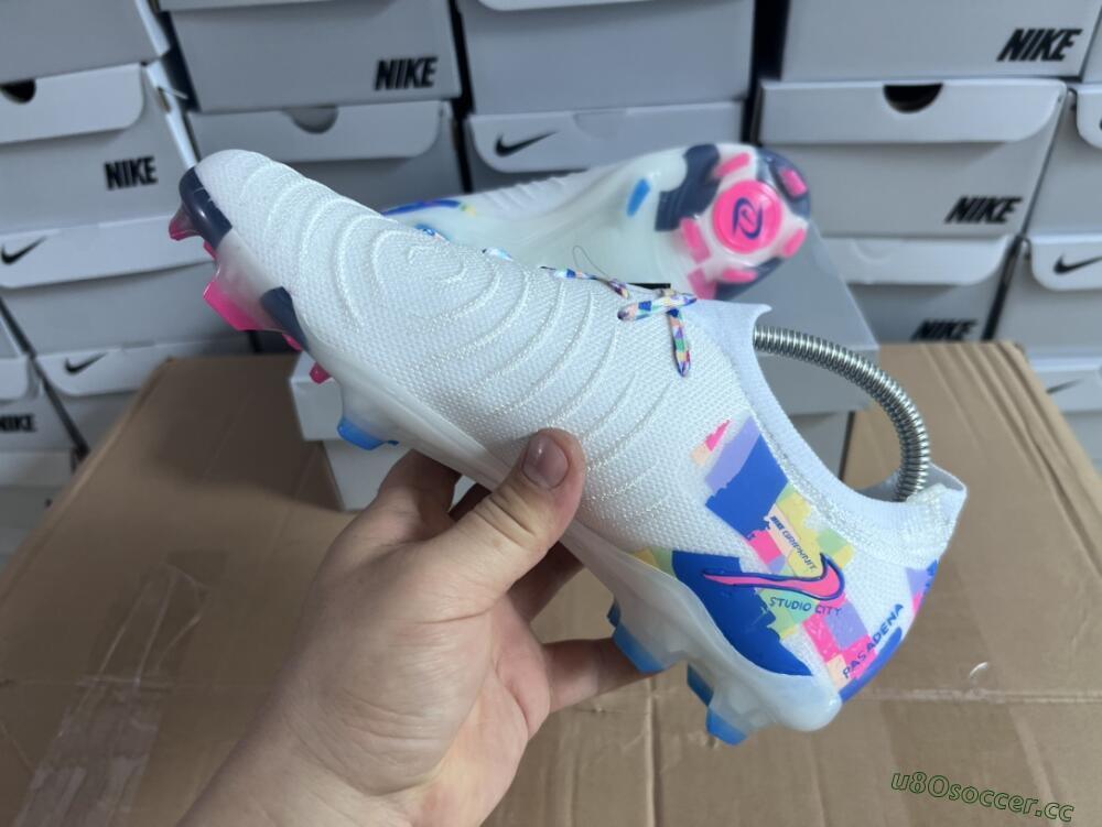 Men's Nike Phantom Luna Elite NU FG Firm Ground Low-Tops Football Boots - Beige/Blue/Yellow/Pink