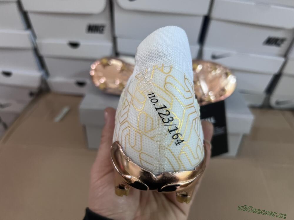 Men's Nike Phantom GX Elite United Golden Pack FG Firm Ground Low-Tops Football Boots - White/Metallic Gold/Black