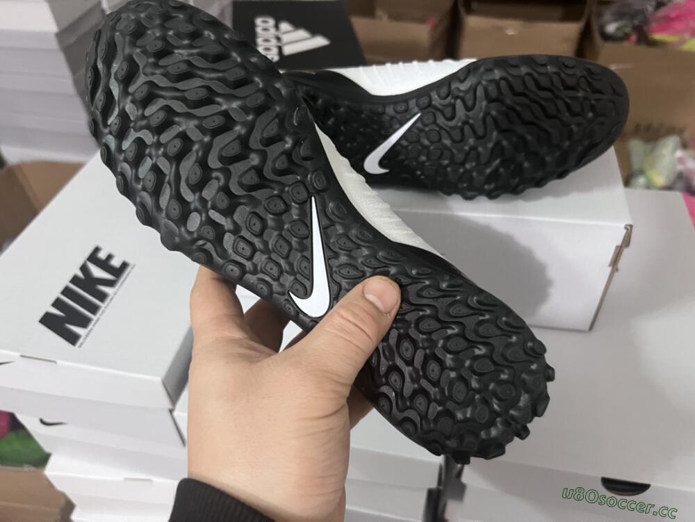Men's Nike Phantom Luna Elite NU FG Firm Ground Low-Tops Football Boots - White/Black/Gold