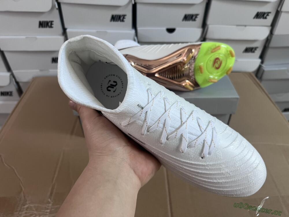 Men's Nike Phantom Luna Elite NU FG Firm Ground High-Tops Football Boots - White/Gold/Black
