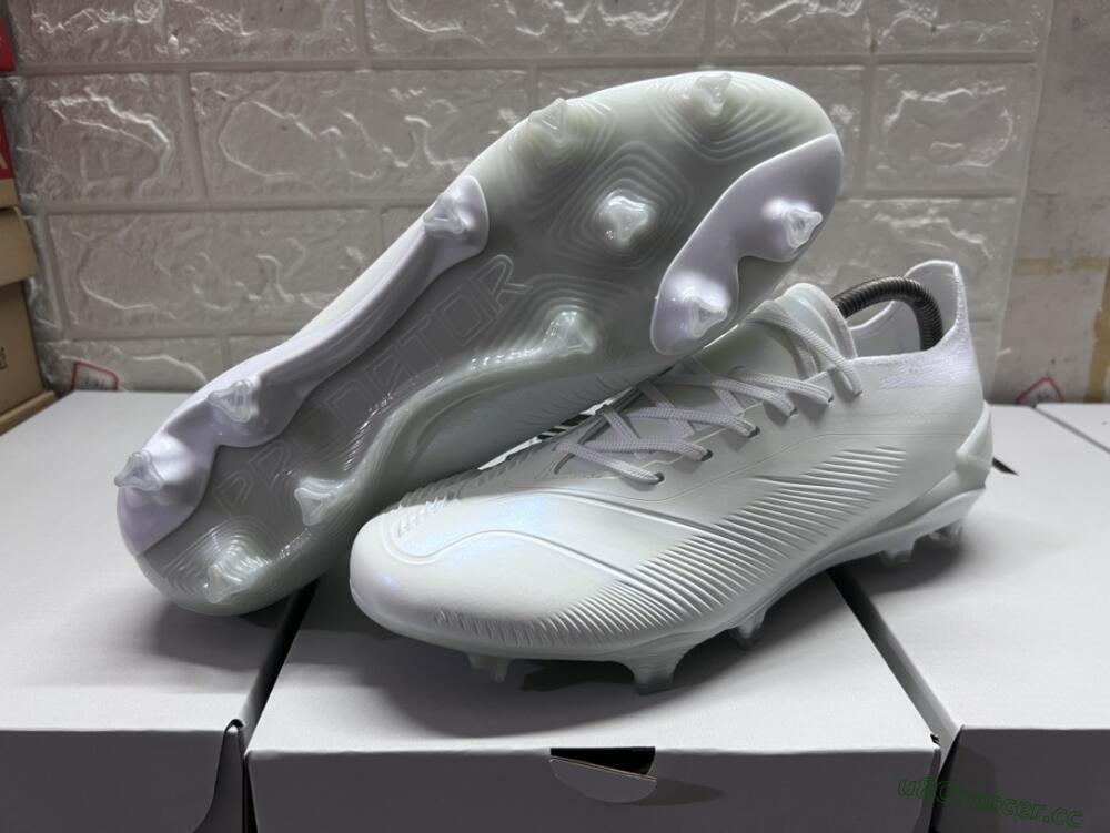 Men's Adidas Predator Accuracy.1 FG Firm Ground Low-Tops Football Boots - White/Beige