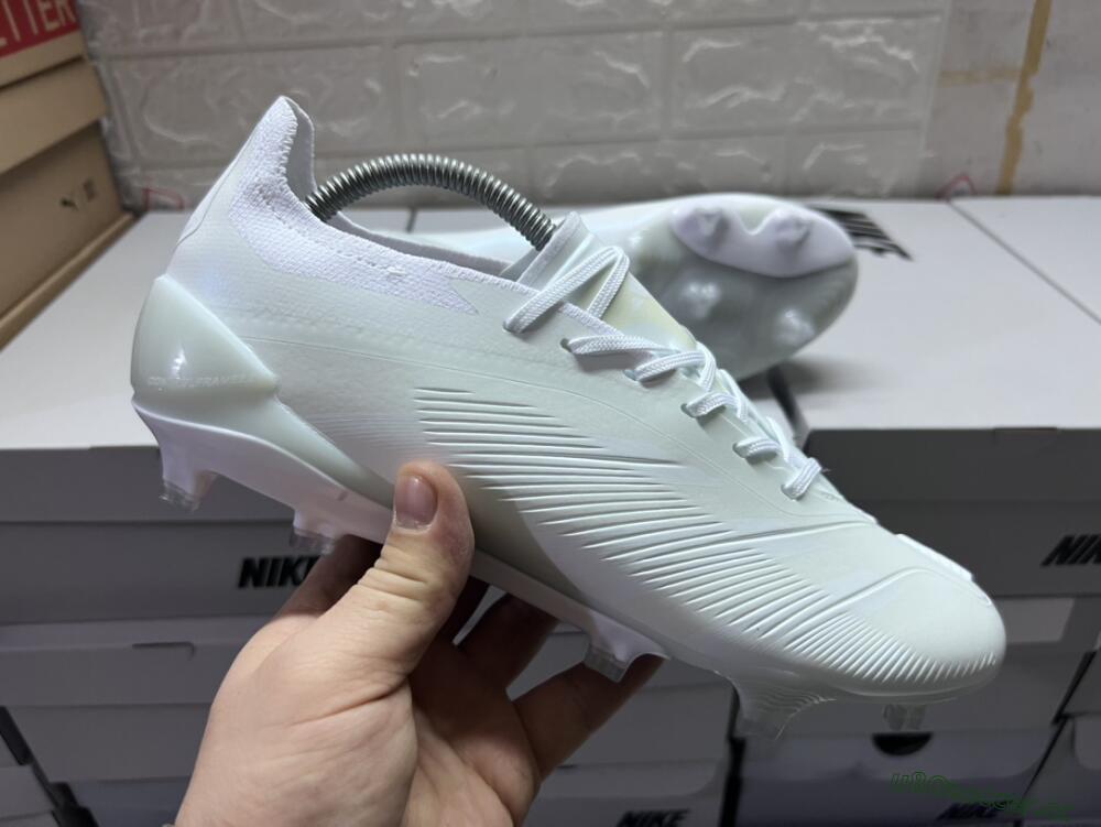 Men's Adidas Predator Accuracy.1 FG Firm Ground Low-Tops Football Boots - White/Beige