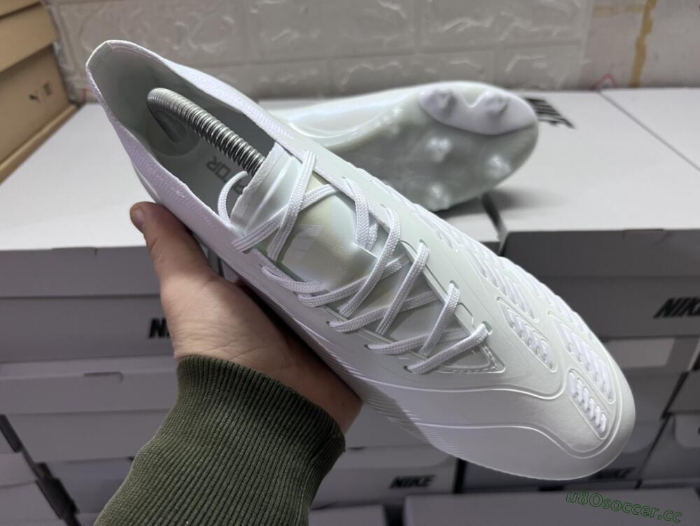 Men's Adidas Predator Accuracy.1 FG Firm Ground Low-Tops Football Boots - White/Beige