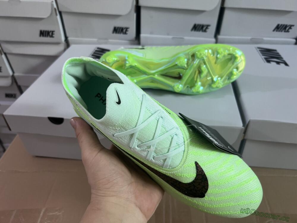 Unisex Nike Phantom GX Elite FG Firm Ground Low-Tops Football Boots - Green/Black/Gold