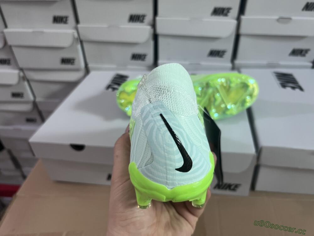 Unisex Nike Phantom GX Elite FG Firm Ground Low-Tops Football Boots - Green/Black/Gold