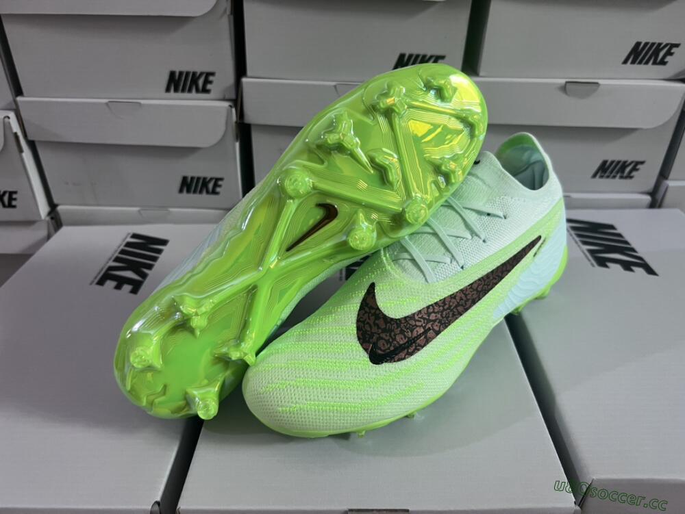 Unisex Nike Phantom GX Elite FG Firm Ground Low-Tops Football Boots - Green/Black/Gold