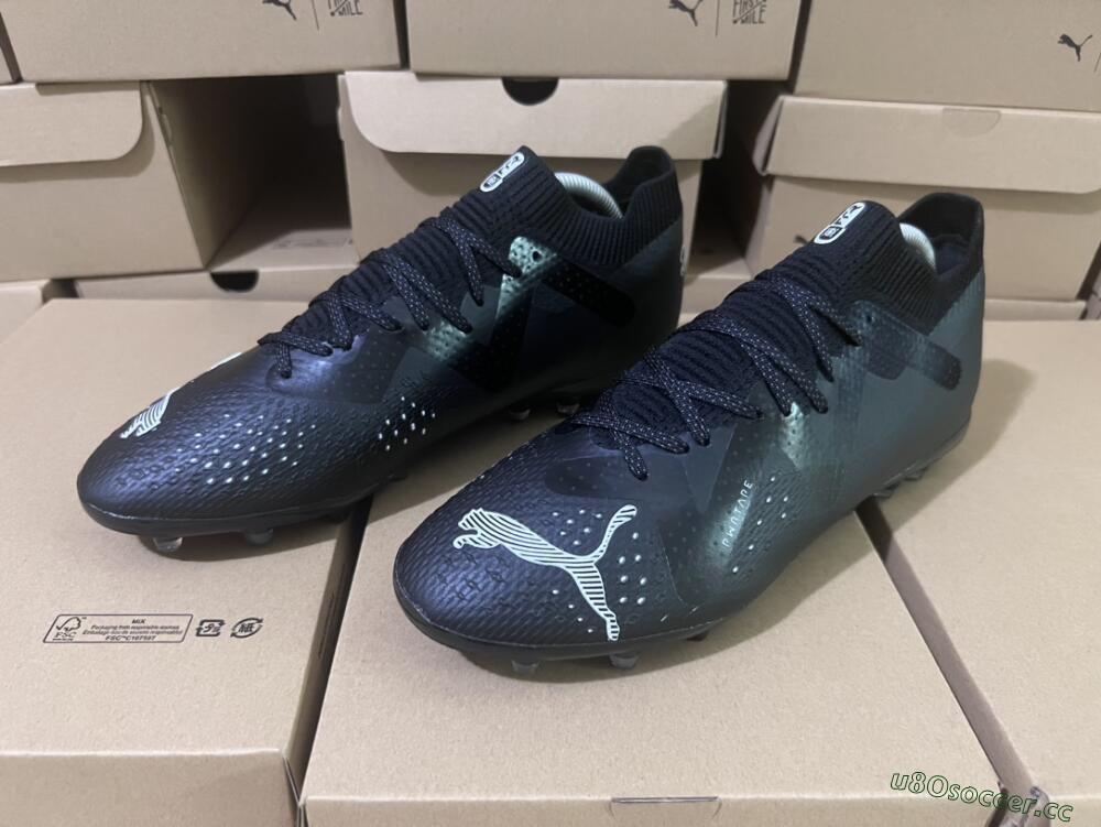 Men's Puma Future Ultimate AG Artificial Grass Low-Tops Football Boots - Black/White