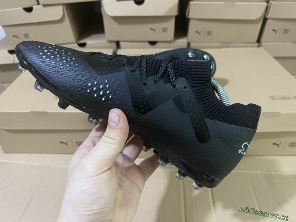 Men's Puma Future Ultimate AG Artificial Grass Low-Tops Football Boots - Black/White