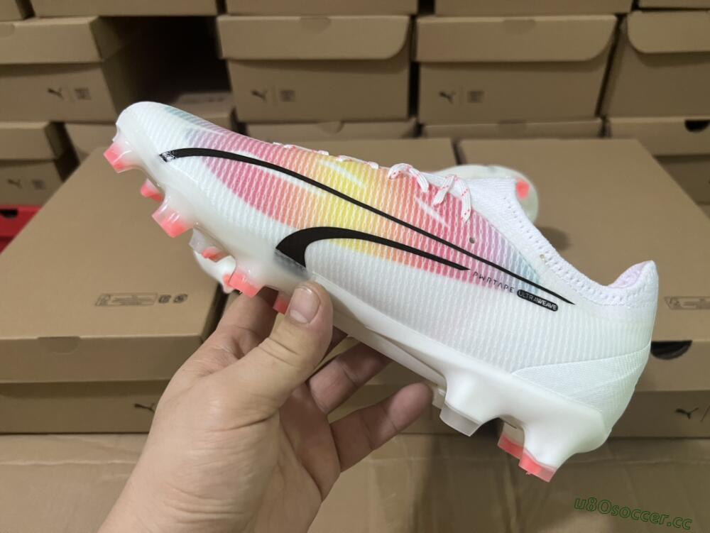 Men's Puma Ultra Ultimate FG Firm Ground Low-Tops Football Boots - White/Red/Black