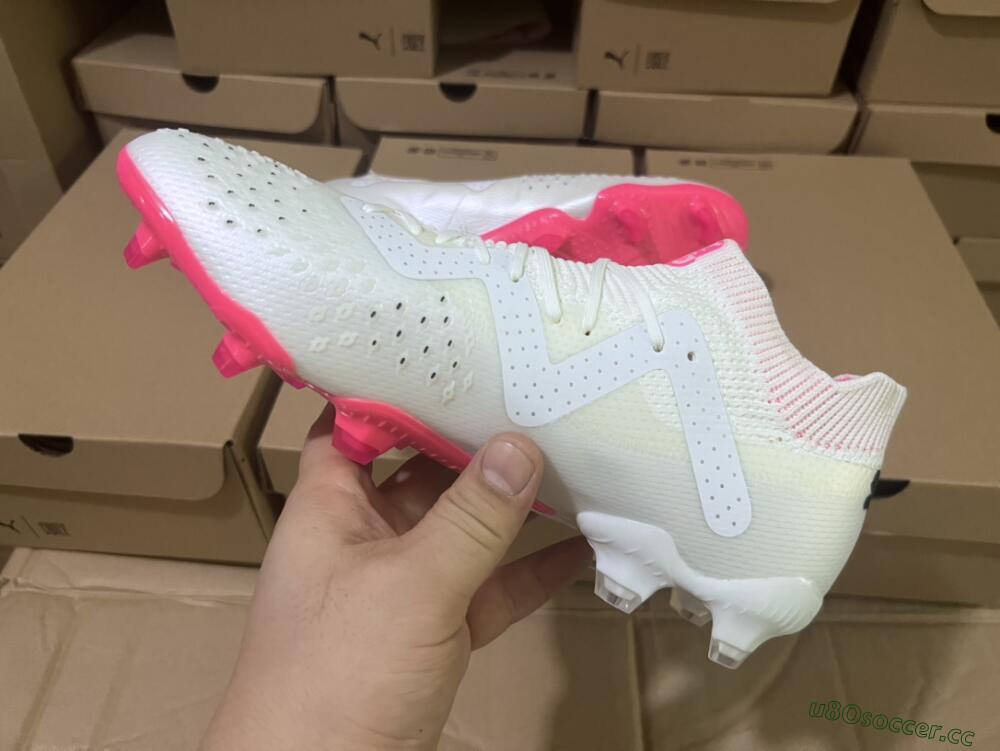 Men's Puma Future Ultimate FG Firm Ground Low-Tops Football Boots - White/Pink/Black