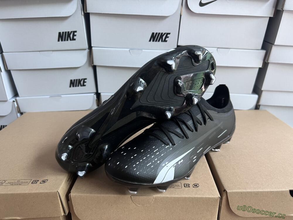 Men's Puma Ultra Ultimate FG Firm Ground Low-Tops Football Boots - Black/Whtie