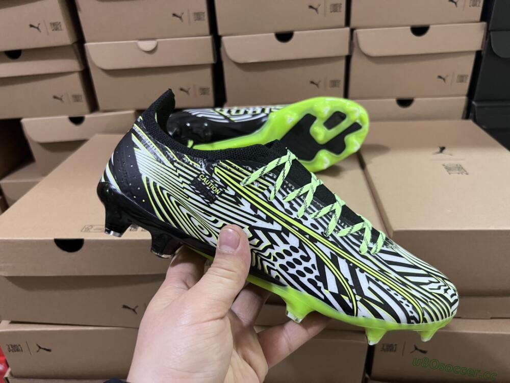 Men's Puma Ultra Ultimate FG Firm Ground Low-Tops Football Boots - White/Black/Green