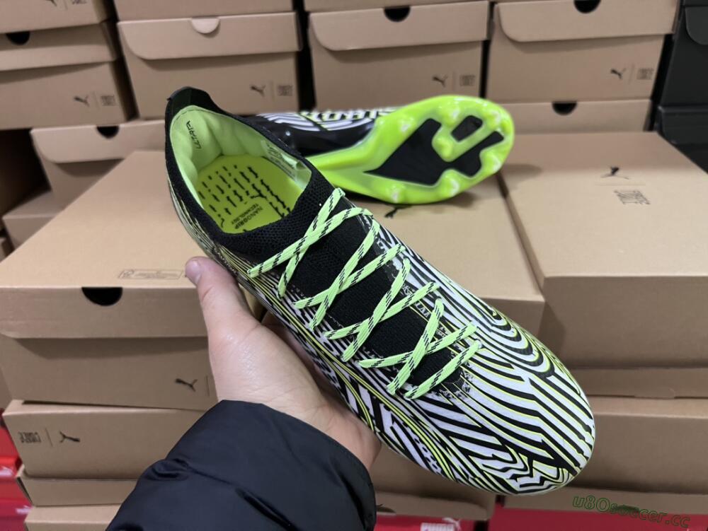 Men's Puma Ultra Ultimate FG Firm Ground Low-Tops Football Boots - White/Black/Green